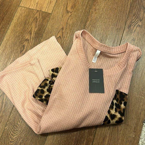 Native People Waffle & Leopard Top - Picture 3 of 4